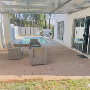 Cheerful 3-bedroom home with water and backup power around Sandton